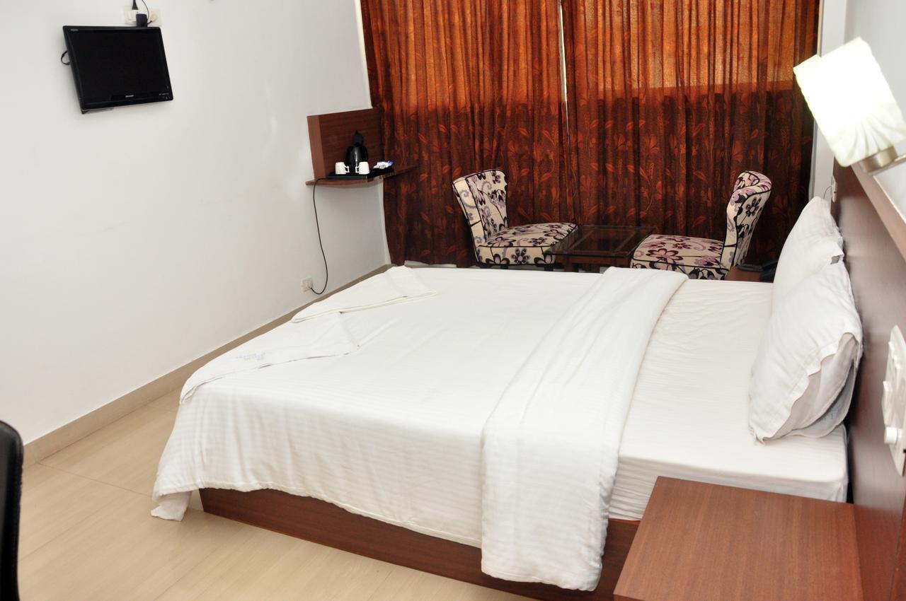 Emporium Hotel Mangalore Exteriör bild